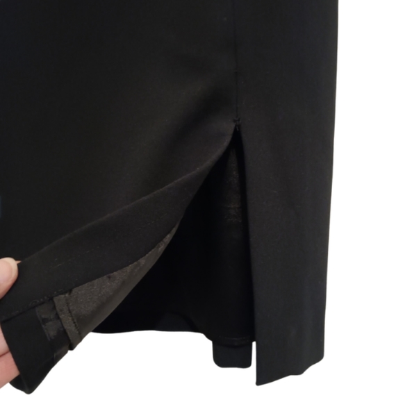 🎁 WHBM Vintage LBD. Has Pleating on Bust Area, Wide Waistband, Front Side Slit - Picture 6 of 12